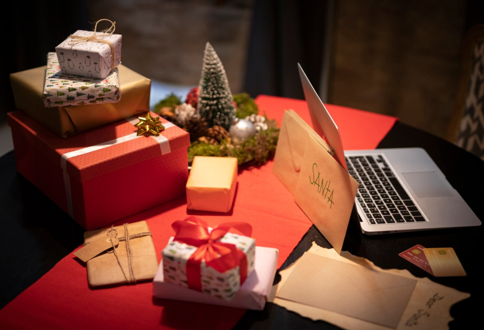 Pre-Christmas Giveaway Ideas Pre-Christmas Giveaway Ideas
